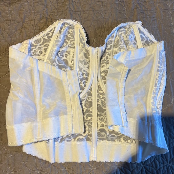 Corset Bra - Picture 2 of 3
